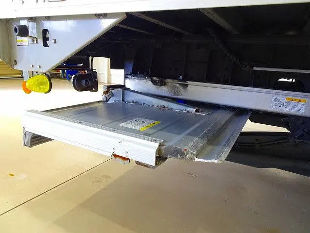 格納ゲート 1,000kg 極東開発/CG1002K-B3MRA2 長:157cm 幅:240cm サイドガード/カートストッパー付 リモコン付 左シャシリアPGスイッチコード |いすゞ フォワード 2RG-FRR90T2(2WD)の写真30