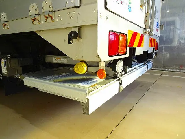 格納ゲート 1,000kg 極東開発/CG1002K-B3MRA2 長:157cm 幅:240cm サイドガード/カートストッパー付 リモコン付 左シャシリアPGスイッチコード |いすゞ フォワード 2RG-FRR90T2(2WD)の写真31