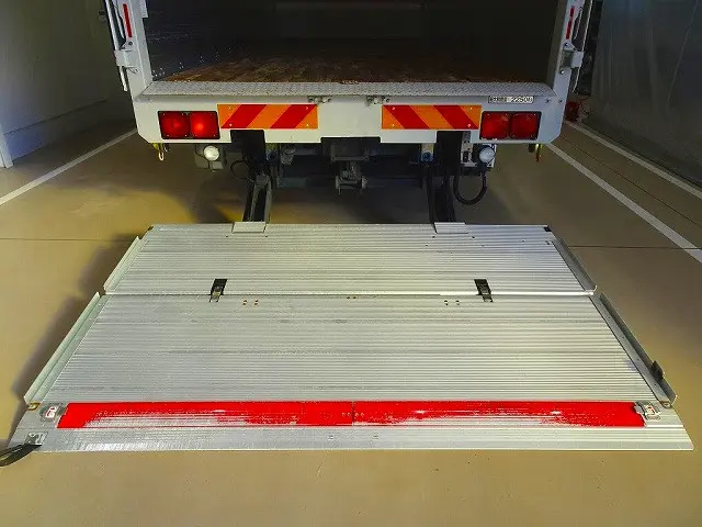 格納ゲート 1,000kg 極東開発/CG1002K-B3MRA2 長:157cm 幅:240cm サイドガード/カートストッパー付 リモコン付 左シャシリアPGスイッチコード |いすゞ フォワード 2RG-FRR90T2(2WD)の写真33