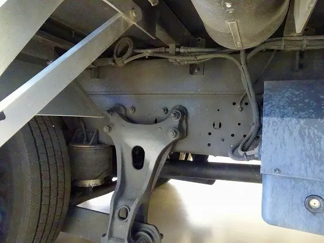 いすゞ フォワード 2RG-FRR90T2(2WD)の写真47