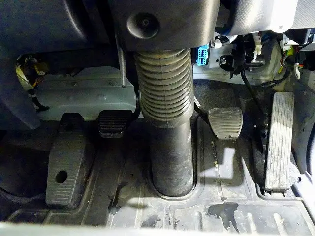 いすゞ フォワード 2RG-FRR90T2(2WD)の写真17