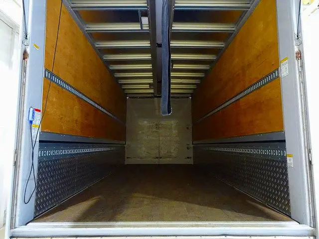 いすゞ フォワード 2RG-FRR90T2(2WD)の写真22