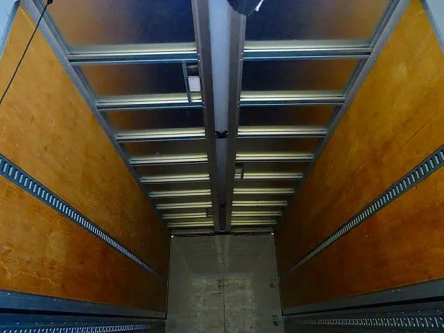 いすゞ フォワード 2RG-FRR90T2(2WD)の写真24