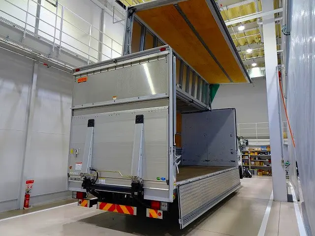 いすゞ フォワード 2RG-FRR90T2(2WD)の写真30