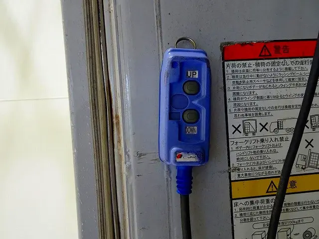 いすゞ フォワード 2RG-FRR90T2(2WD)の写真36