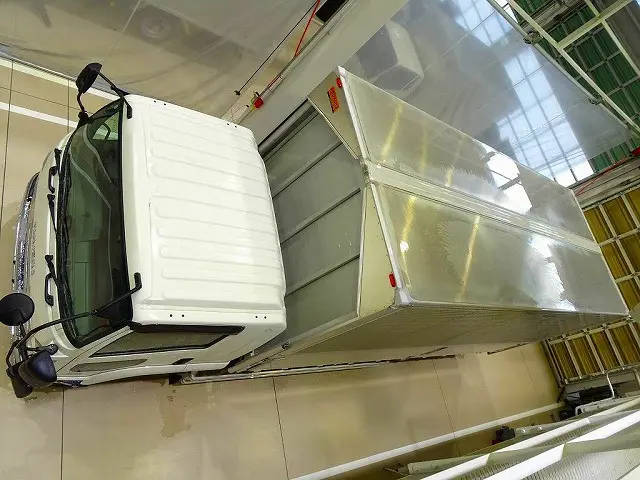 いすゞ フォワード 2RG-FRR90T2(2WD)の写真38