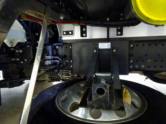 いすゞ フォワード 2RG-FRR90T2(2WD)の写真40