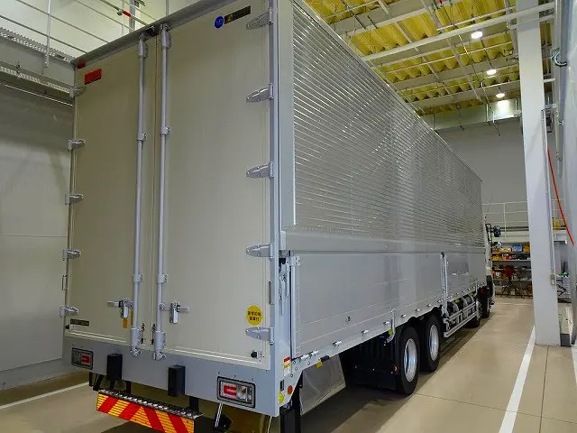 日野 プロフィア 2KG-FW1AHC(8x4)の写真3