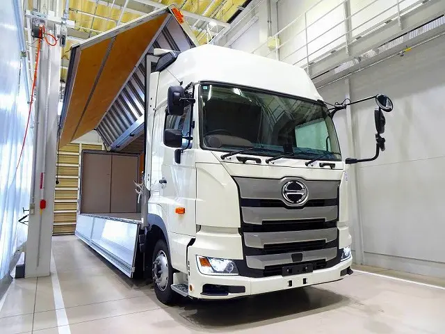 日野 プロフィア 2KG-FW1AHC(8x4)の写真32