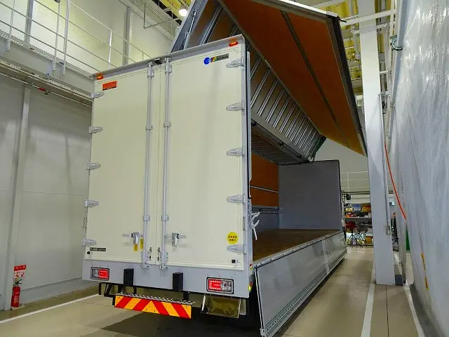 日野 プロフィア 2KG-FW1AHC(8x4)の写真33