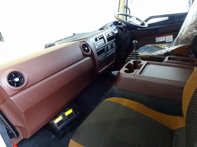 オートAC PS PW SRS ABS 集中ドアロック 左電格ミラー エアサスシート/肘掛け ラジオ ETC2.0 バックモニター タコグラフ アドブルー ターボ 排気ブレーキ|日野 レンジャー 2PG-FD2ABA(2WD)の写真8