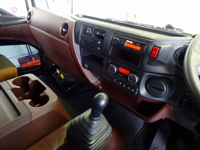 オートAC PS PW SRS ABS 集中ドアロック 左電格ミラー エアサスシート/肘掛け ラジオ ETC2.0 バックモニター タコグラフ アドブルー ターボ 排気ブレーキ|日野 レンジャー 2PG-FD2ABA(2WD)の写真11