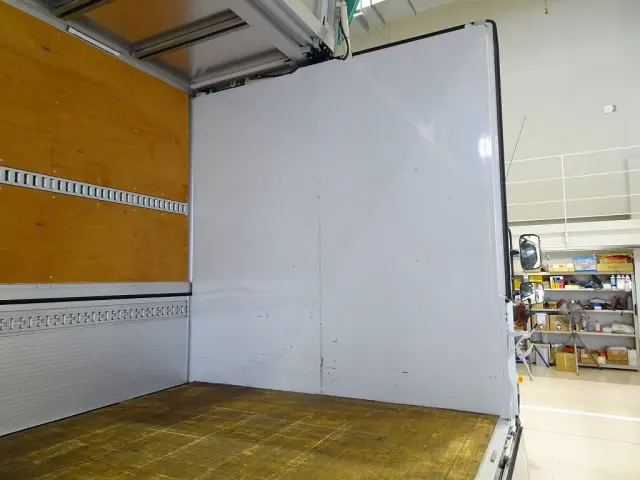 荷台内寸:621×240×244 トランテックス/1071F45-02 リア観音扉 落とし込みフック5対 左右セイコーラック ラッシングレール2段(59cm/140cm) 荷室LED灯3個|日野 レンジャー 2PG-FD2ABA(2WD)の写真33