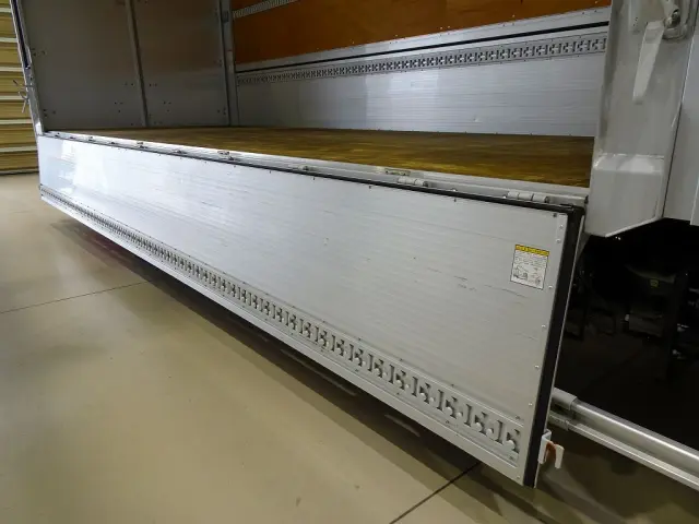 荷台内寸:621×240×244 トランテックス/1071F45-02 リア観音扉 落とし込みフック5対 左右セイコーラック ラッシングレール2段(59cm/140cm) 荷室LED灯3個|日野 レンジャー 2PG-FD2ABA(2WD)の写真34