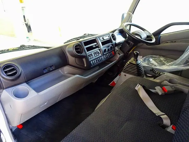 AC PS PW SRS ABS キーフリー 左電格ミラー Bluetooth ETC2.0 バックモニター ドライブレコーダー ターボ 排気ブレーキ 坂道発進補助装置 フロア6MT|日野 デュトロ 2PG-XZU722M(2WD)の写真8
