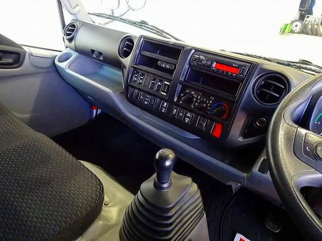 AC PS PW SRS ABS キーフリー 左電格ミラー Bluetooth ETC2.0 バックモニター ドライブレコーダー ターボ 排気ブレーキ 坂道発進補助装置 フロア6MT|日野 デュトロ 2PG-XZU722M(2WD)の写真10