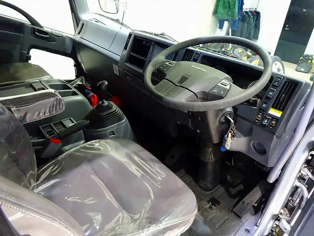 いすゞ フォワード TKG-FRR90T2(2WD)の写真5
