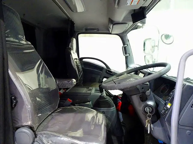 いすゞ フォワード TKG-FRR90T2(2WD)の写真6