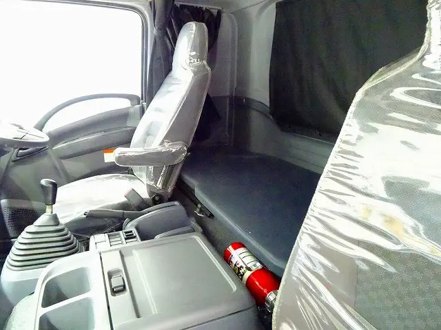 いすゞ フォワード TKG-FRR90T2(2WD)の写真9