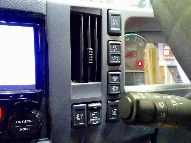 いすゞ フォワード TKG-FRR90T2(2WD)の写真12