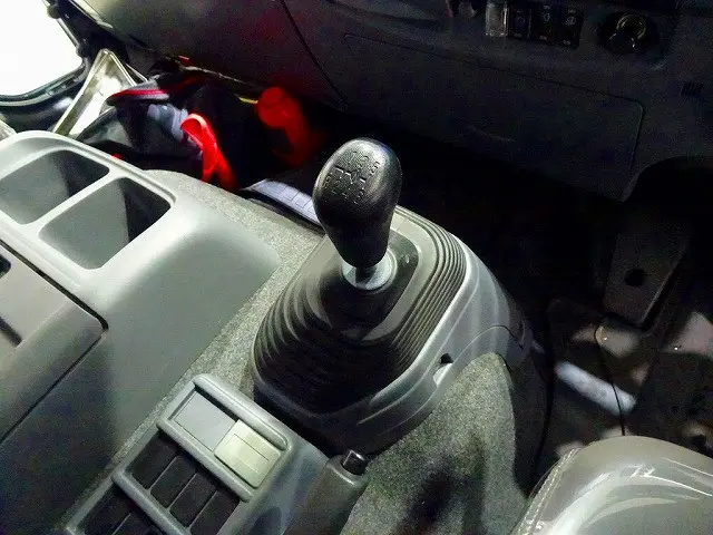 いすゞ フォワード TKG-FRR90T2(2WD)の写真19