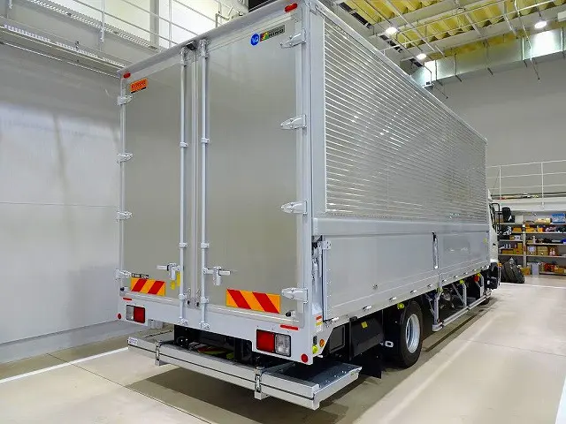 お問合せ管理No.G485　R7 レンジャー 2.2t ワイドベッド付 アルミウイング 格納ゲート付 リアエアサス 未使用車 240ps|日野 レンジャー 2PG-FD2ABG(2WD)の写真3