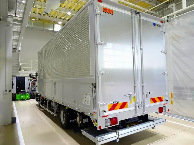 お問合せ管理No.G485　R7 レンジャー 2.2t ワイドベッド付 アルミウイング 格納ゲート付 リアエアサス 未使用車 240ps|日野 レンジャー 2PG-FD2ABG(2WD)の写真4