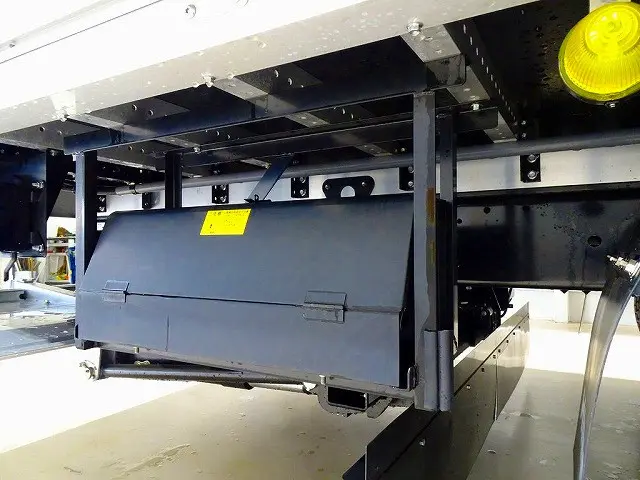 燃料タンク200L　タイヤ止め2個　右シャシリア工具箱　アルミ製サイドガード　左シャシフロント3連タイヤチェーンフック|日野 レンジャー 2PG-FD2ABG(2WD)の写真48