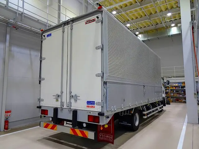 いすゞ フォワード 2RG-FRR90S2(2WD)の写真3