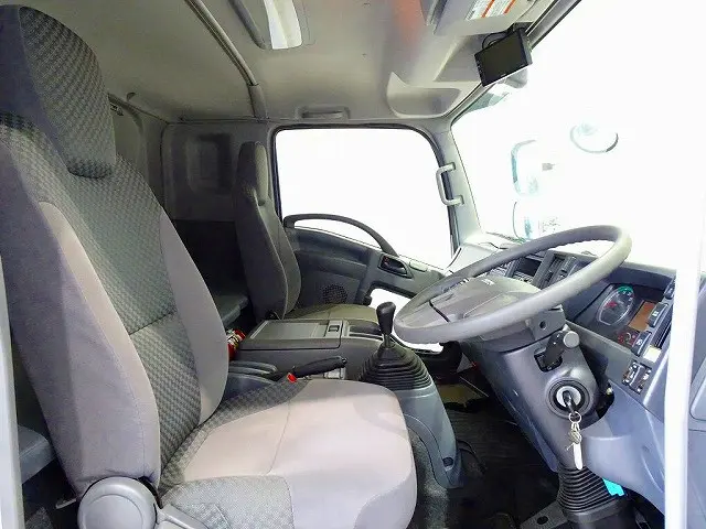 いすゞ フォワード 2RG-FRR90S2(2WD)の写真6