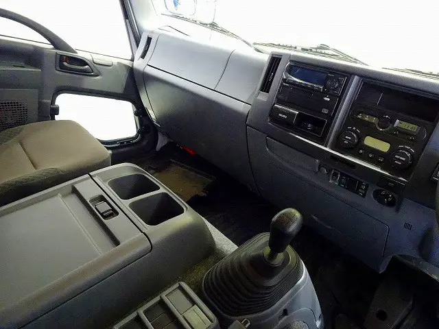 いすゞ フォワード 2RG-FRR90S2(2WD)の写真10