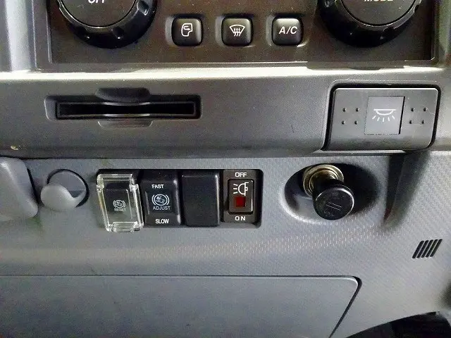いすゞ フォワード 2RG-FRR90S2(2WD)の写真14