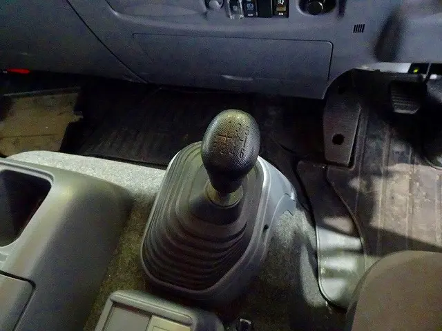 いすゞ フォワード 2RG-FRR90S2(2WD)の写真18