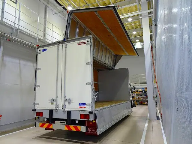 いすゞ フォワード 2RG-FRR90S2(2WD)の写真33