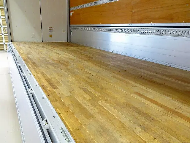 いすゞ フォワード 2RG-FRR90S2(2WD)の写真36