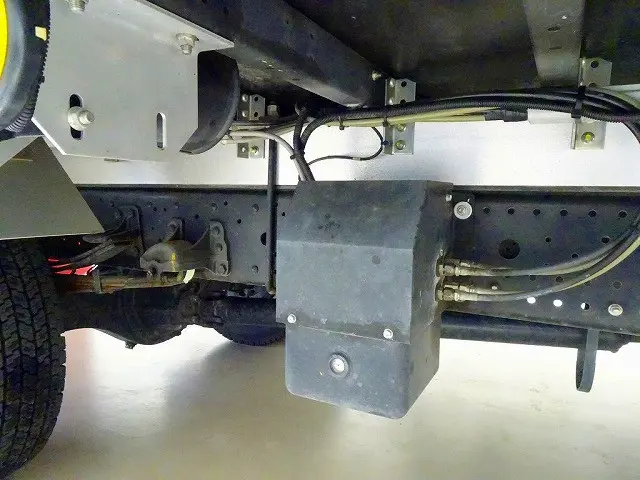 いすゞ フォワード 2RG-FRR90S2(2WD)の写真40