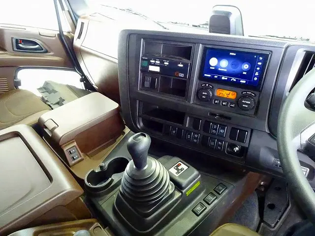 いすゞ ギガ 2PG-CYJ77D(8x4)の写真8