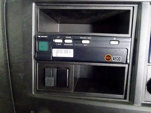 いすゞ ギガ 2PG-CYJ77D(8x4)の写真10