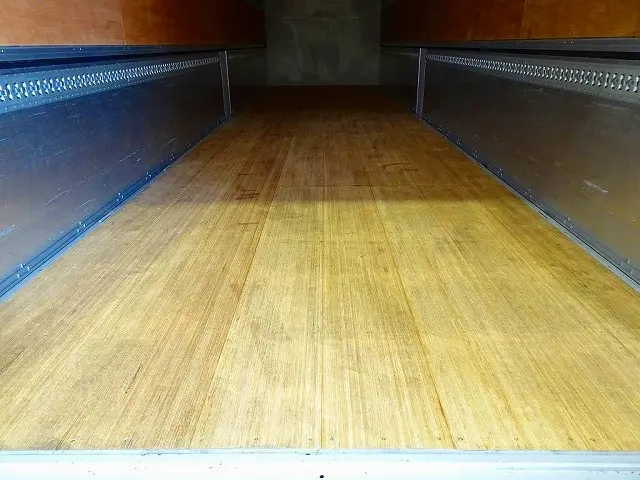 荷台内寸:967×241×266 センタースロットル付五方開 左右セイコーラック2対 落とし込みフック9対 ラッシングレール2段(68.5cm/150.5cm) 荷室LED灯4個|いすゞ ギガ 2PG-CYJ77D(8x4)の写真23