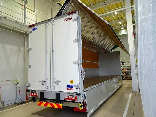 いすゞ ギガ 2PG-CYJ77D(8x4)の写真31