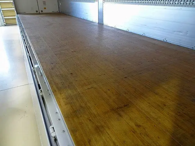 いすゞ ギガ 2PG-CYJ77D(8x4)の写真34