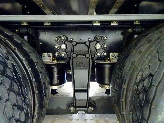 いすゞ ギガ 2PG-CYJ77D(8x4)の写真39