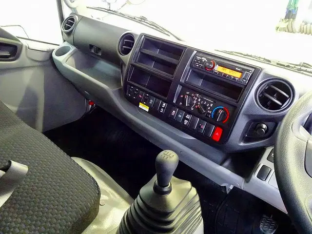 AC PS PW SRS ABS 集中ドアロック 左電格ミラー AM/FMラジオ ルームミラー式バックモニター ターボ 排気ブレーキ フロア6MT|日野 デュトロ 2KG-XZU722M(2WD)の写真9