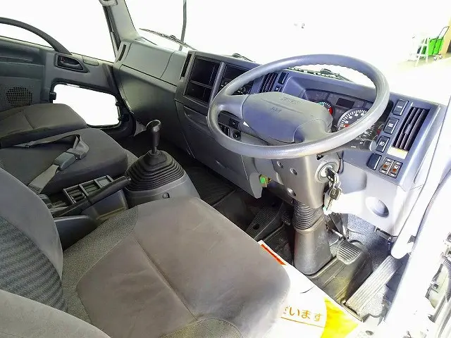 AC PS PW SRS ABS キーレス 左電格ミラー AM/FM ETC バックモニター ドラレコ ターボ 排気ブレーキ HSA アイドリングストップ フォグランプ 室内蛍光灯 消火器1個|いすゞ フォワード TKG-FRR90S2(2WD)の写真5