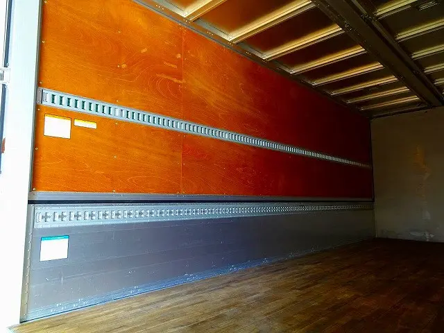 荷台内寸:623×241×240 日本フルハーフ/DMS リア観音扉 左右セイコーラック 床フック5対 ラッシングレール2段(61cm/140cm)/ベルト1個 荷室灯3個|いすゞ フォワード TKG-FRR90S2(2WD)の写真24