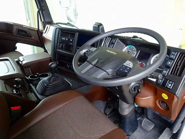 いすゞ エルフ 2PG-CYJ77D(8x4)の写真5