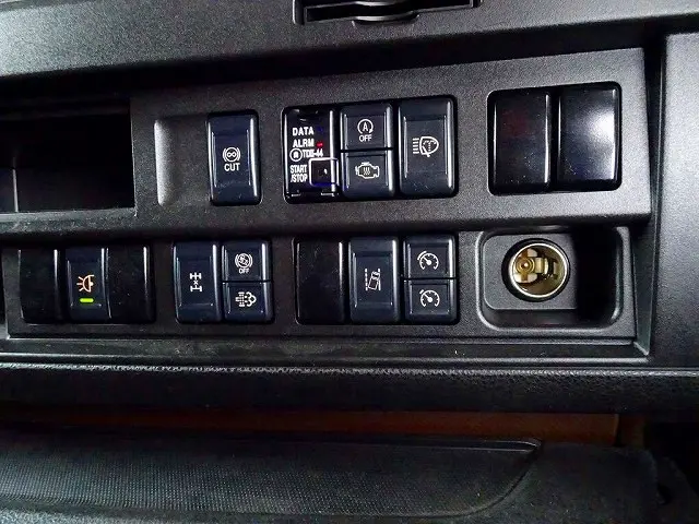 いすゞ エルフ 2PG-CYJ77D(8x4)の写真13