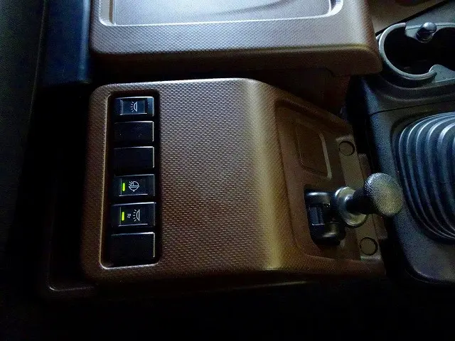 いすゞ エルフ 2PG-CYJ77D(8x4)の写真16