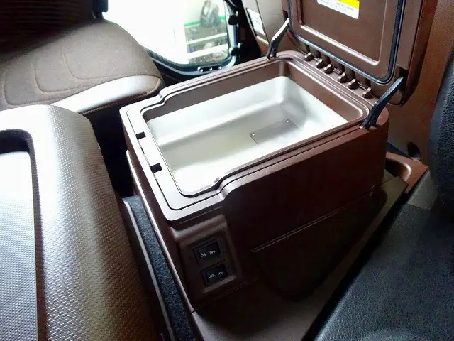 いすゞ エルフ 2PG-CYJ77D(8x4)の写真17