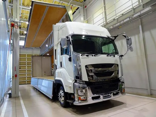 いすゞ エルフ 2PG-CYJ77D(8x4)の写真29